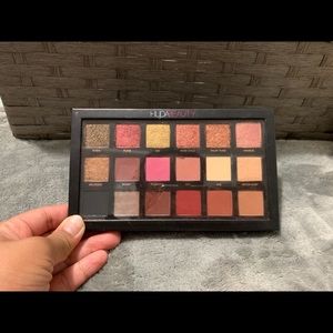 HUDA Rose Gold Eyeshadow Palette